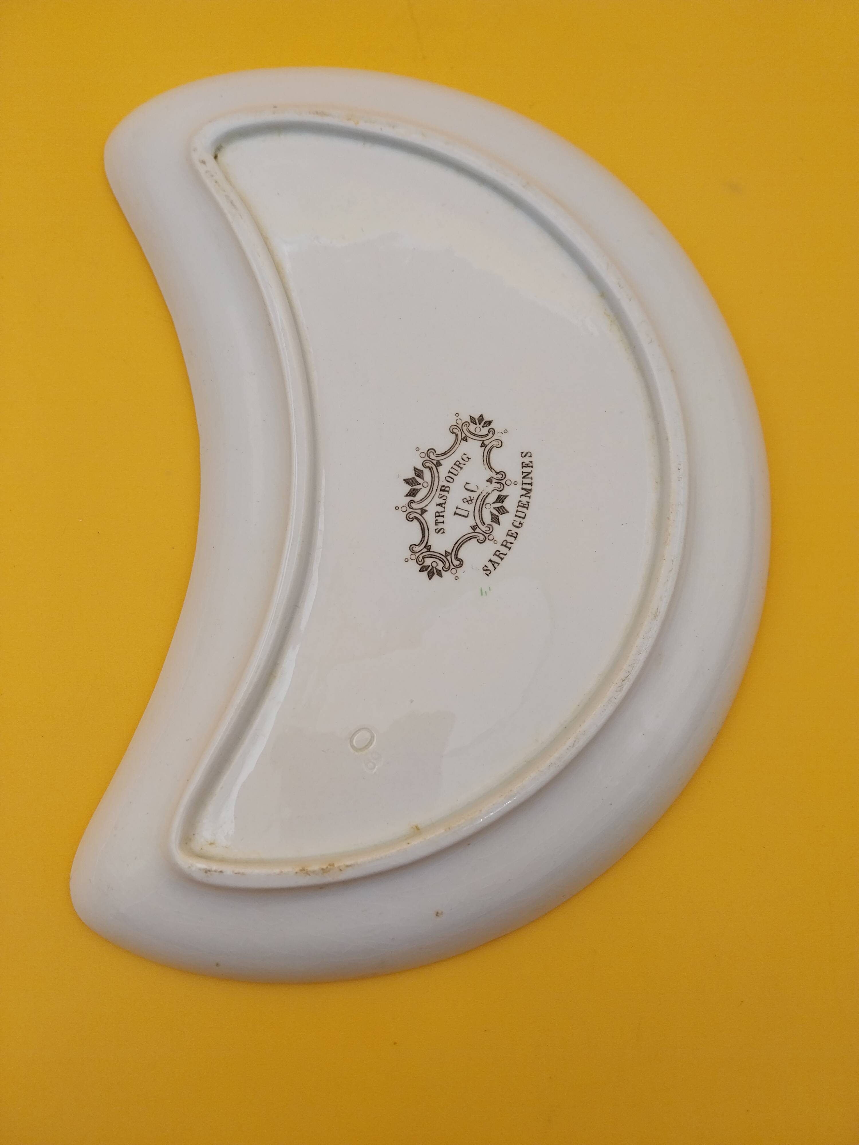 Half-moon plate Strasbourg U&C Sarreguemines