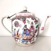 Chinese porcelain teapot flower characters
