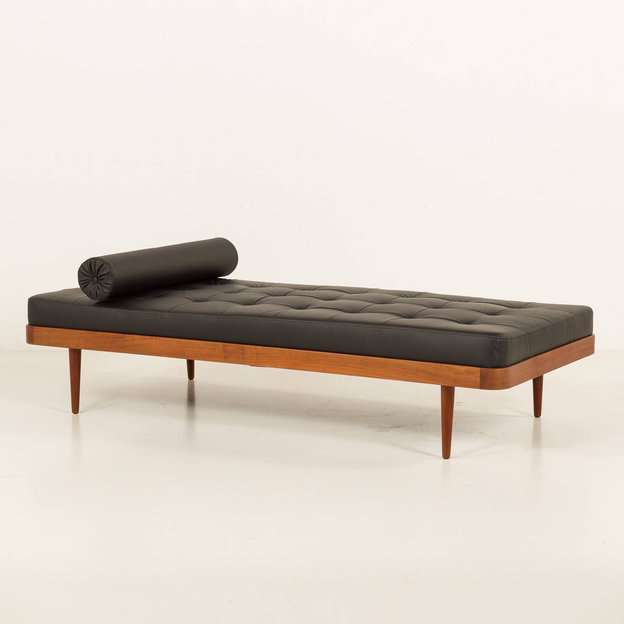 Danish teak daybed in black leather in Hans Wegner style, 1960s