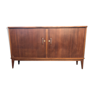 Sober and pretty Parisian enfilade of the 50s