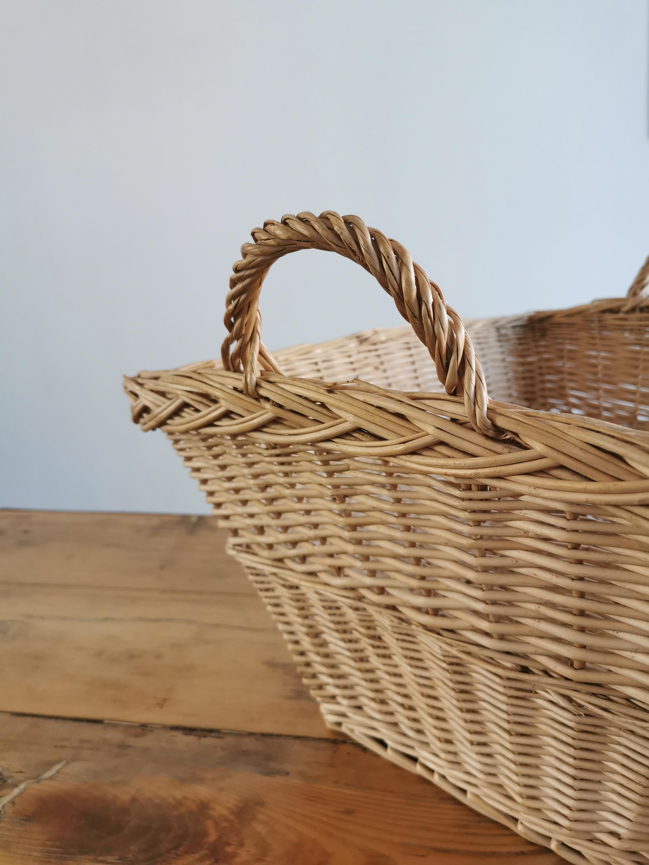 Wicker pan