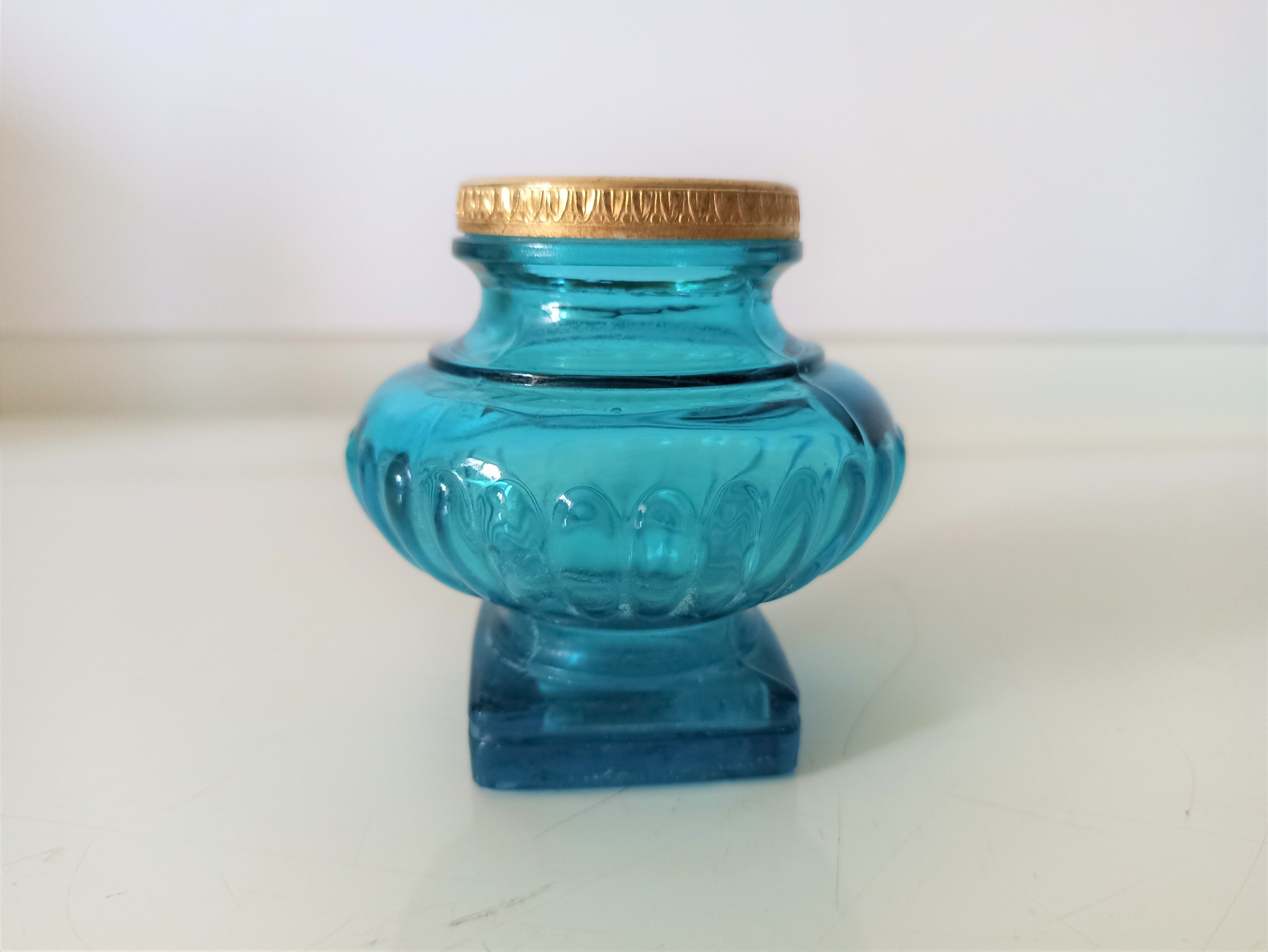 Encrier ancien en verre turquoise et laiton