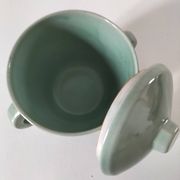 Covered sugar bowl in celadon ceramic – modernist lines