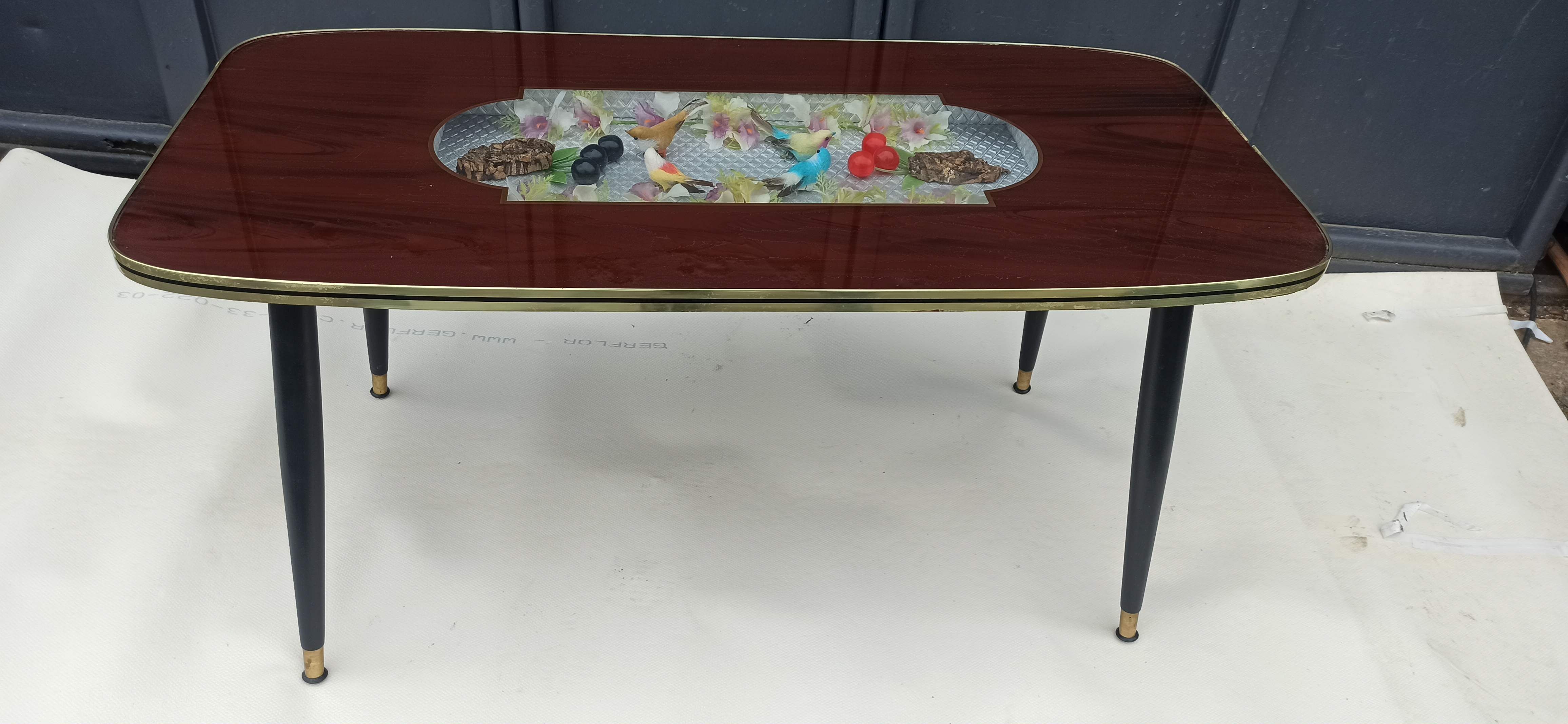 Coffee table of the 50s compass showcase bird and cherry