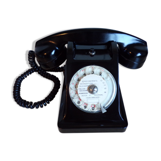 Vintage bakelite dial phone