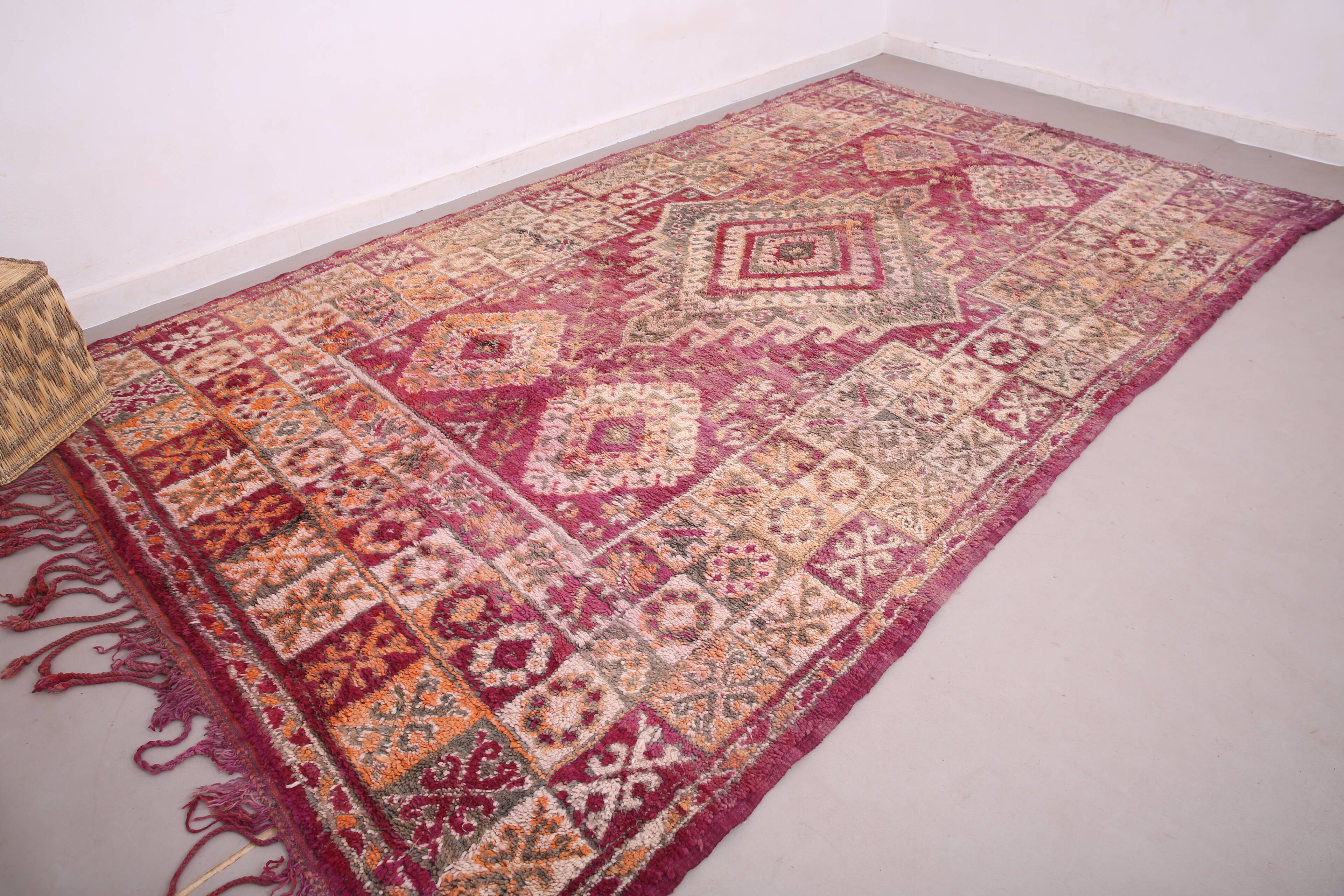 Tapis marocain vintage violet 230 x 402 cm - Tapis en laine berbère ancien fait à la main