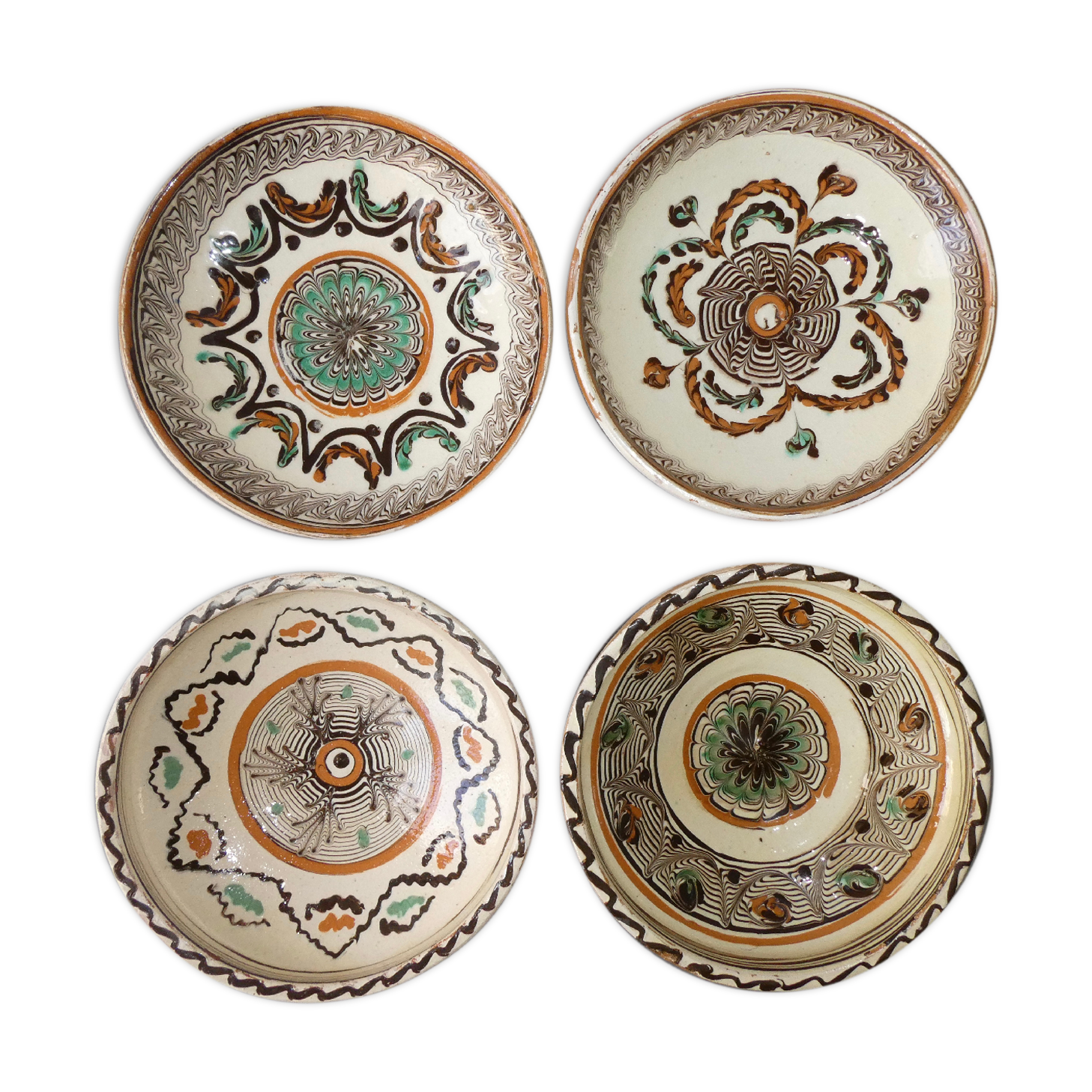 Set of 4 cups or Horezu pottery, signed