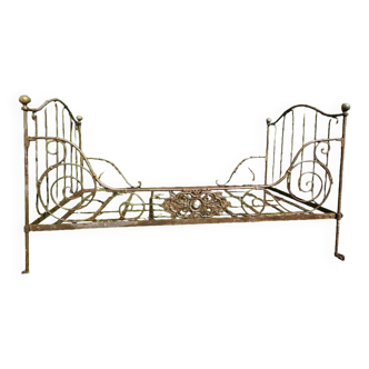 Large foldable wrought iron bed