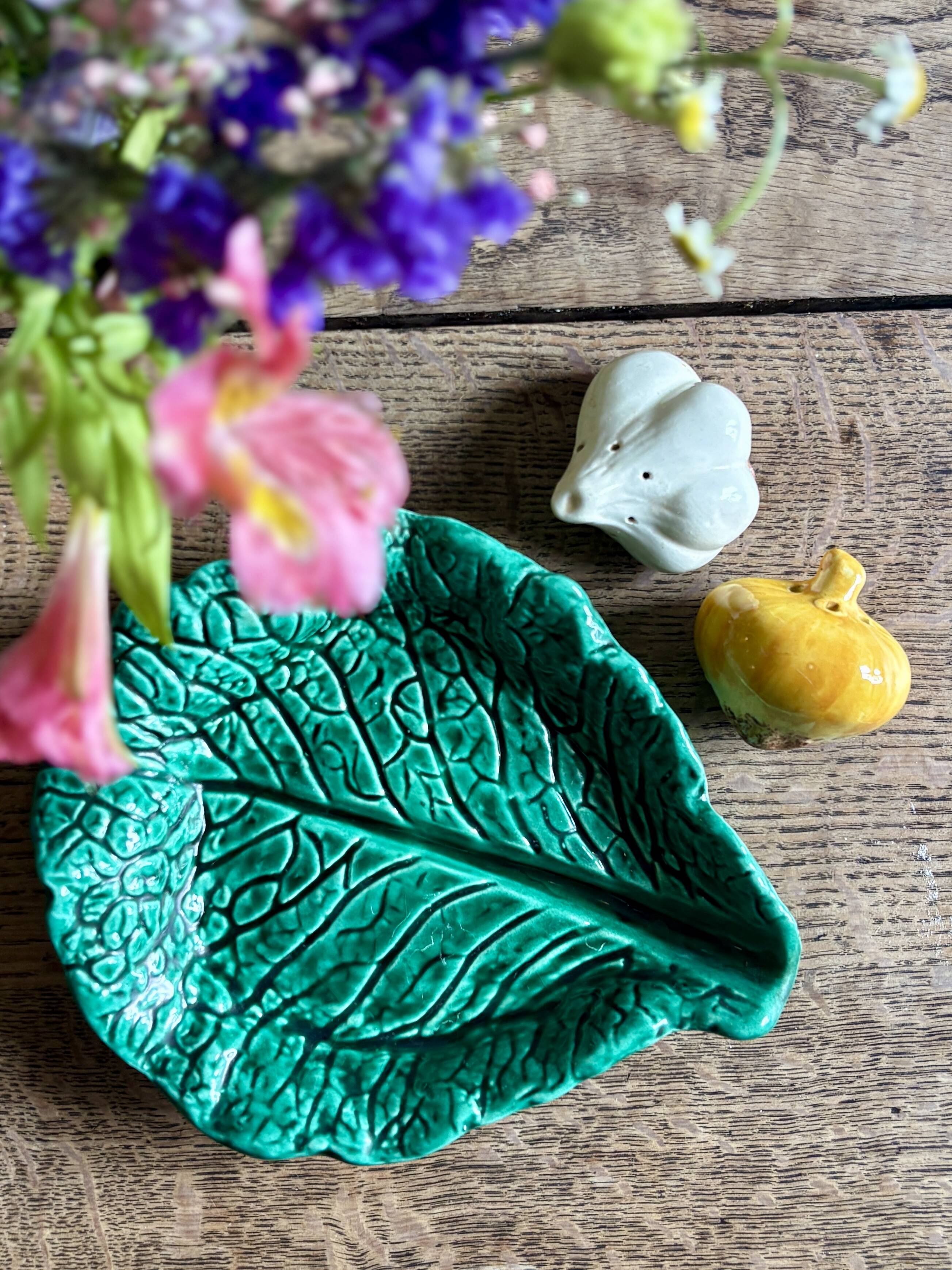 Ensemble sel et poivre vintage en barbotine