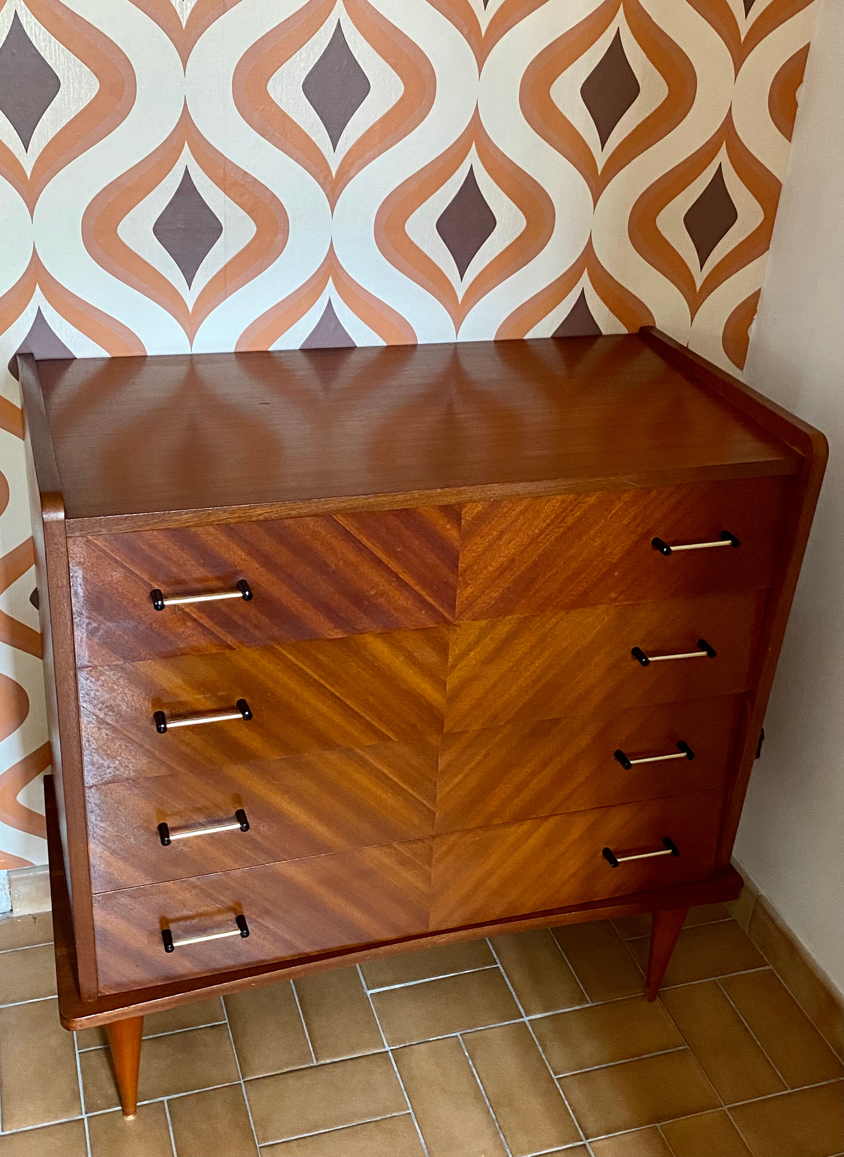 Vintage chest of drawers