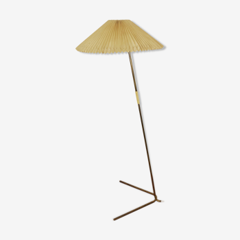 Austrian Mid-Century Modern brass floor lamp by J.T. Kalmar