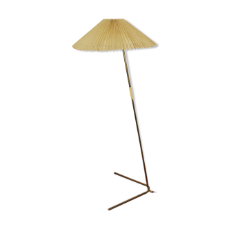 Austrian Mid-Century Modern brass floor lamp by J.T. Kalmar