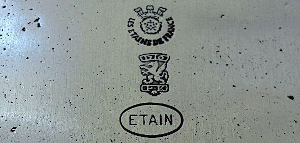 Empty octagonal pocket in tin by the workshop "Les Etains de France"