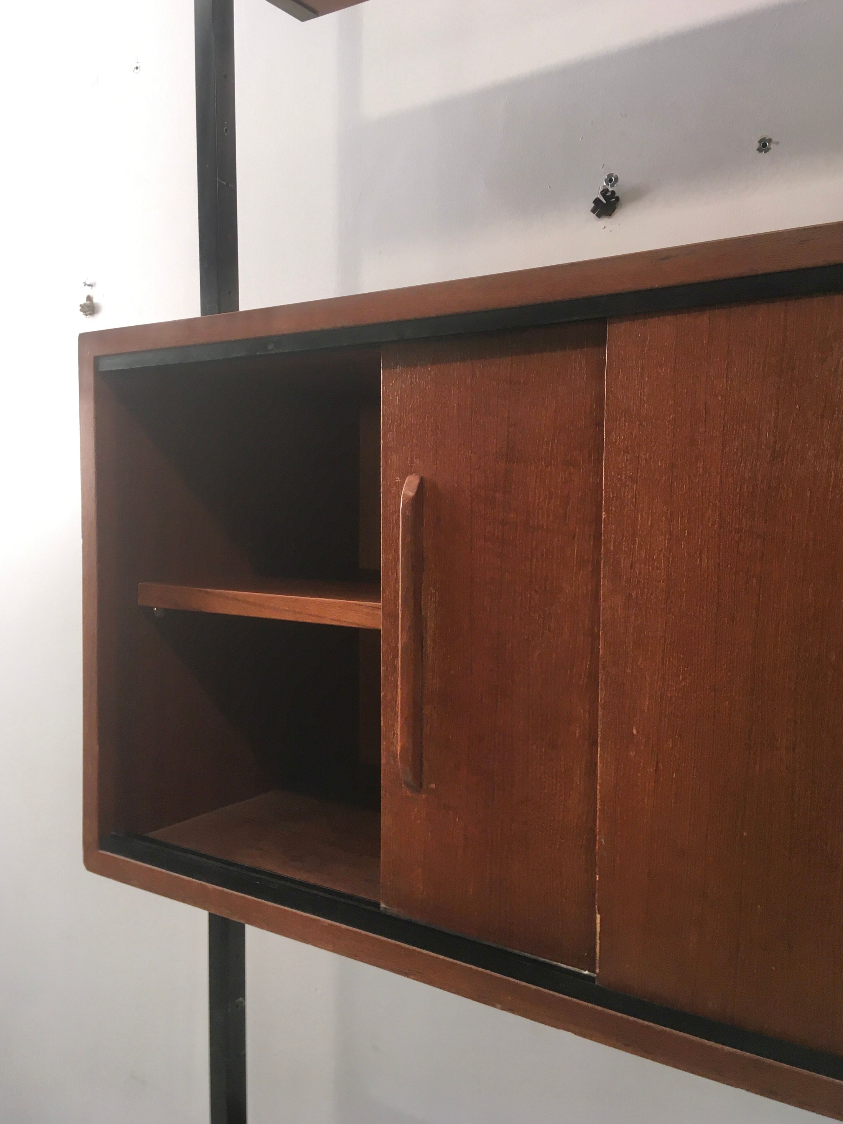 Floor/ceiling library 60s