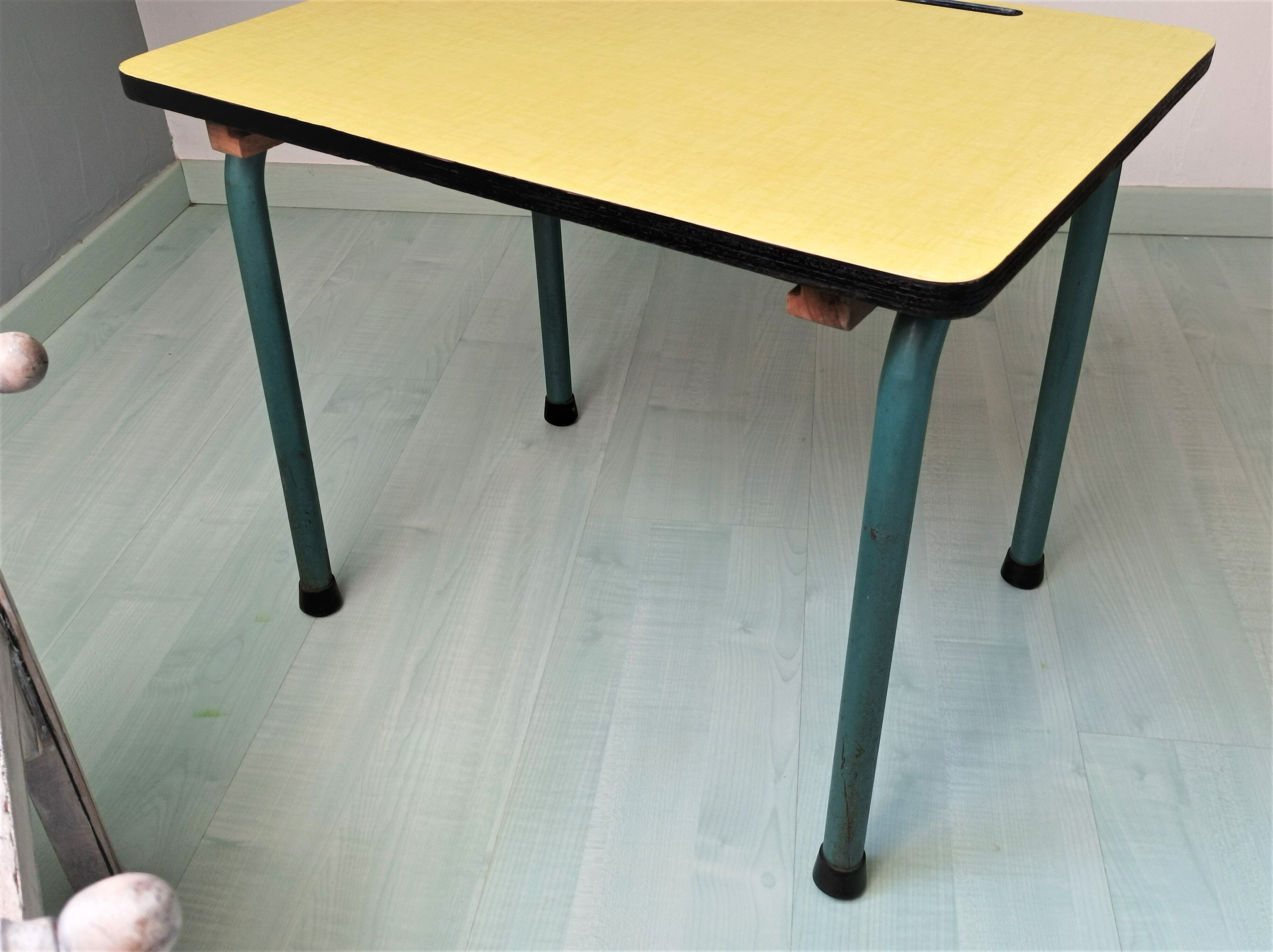 Formica School Office