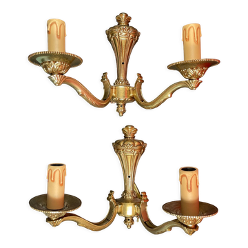 Paire d'applique en bronze stylisé classique