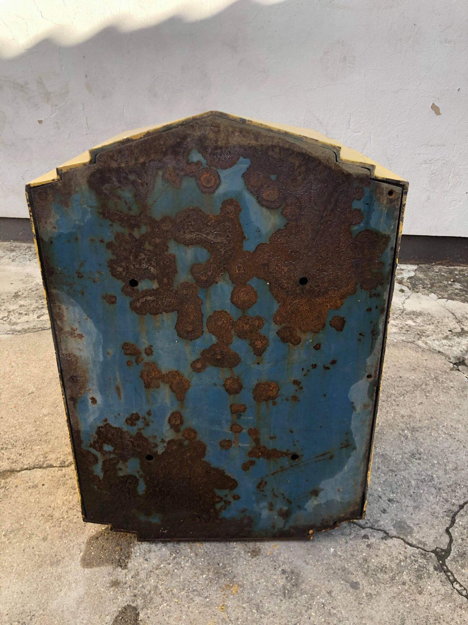 old large mailbox the post ptt dejoie / year 50 / height 82cm