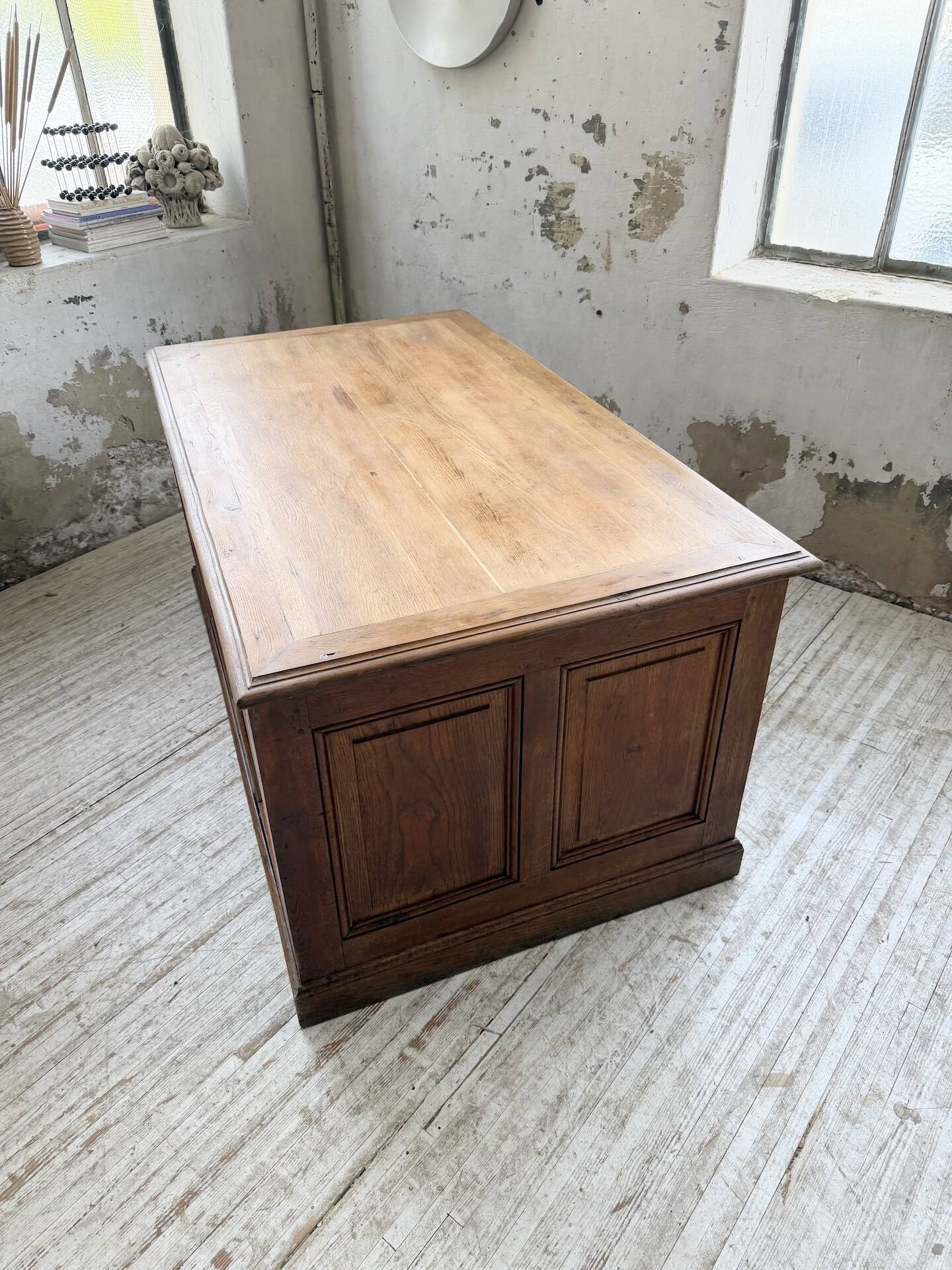 Counter or desk in oak from the 1950s.