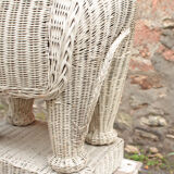 Vintage rattan elephant couch tip
