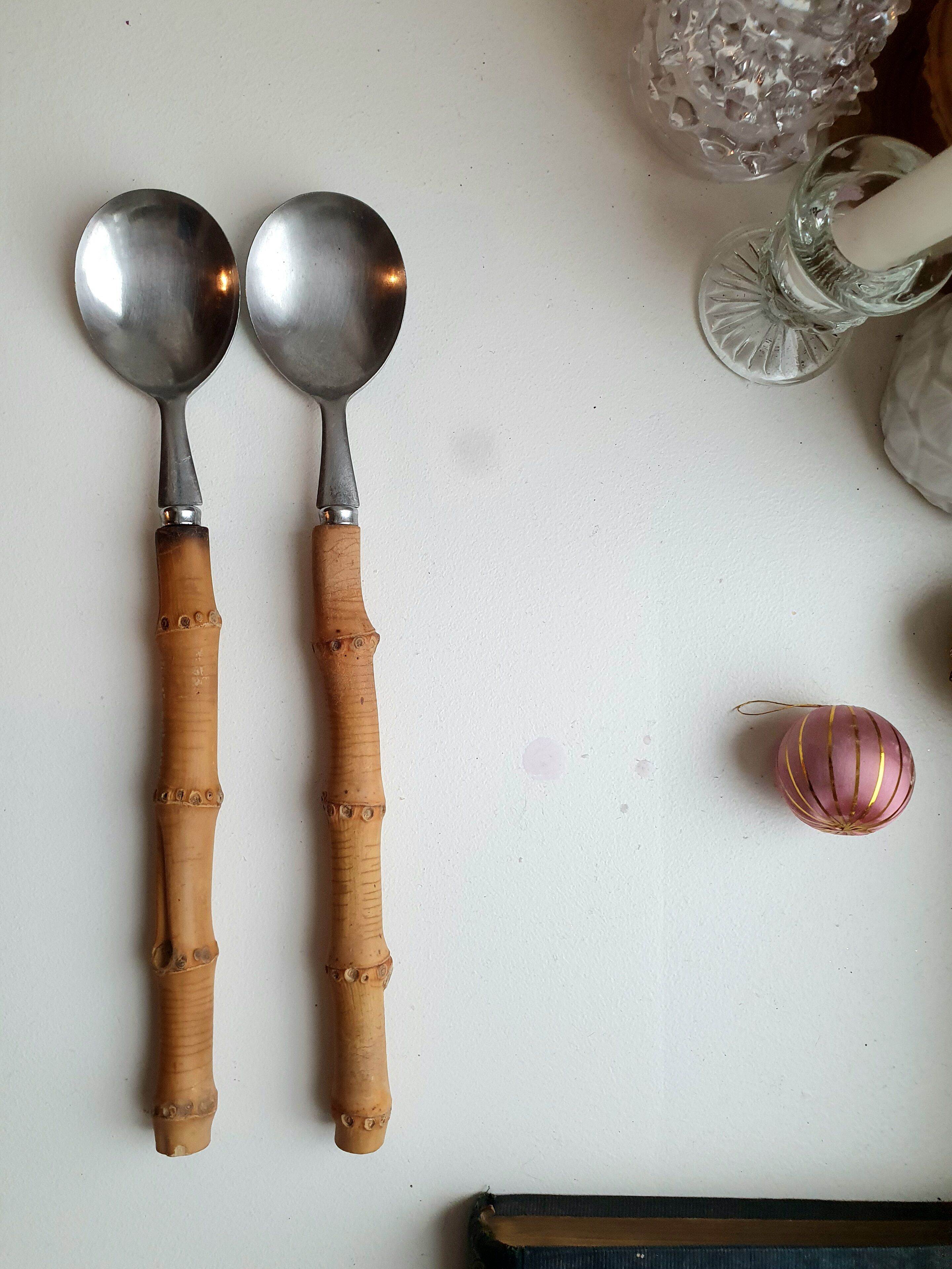 Bamboo sleeve salad cutlery