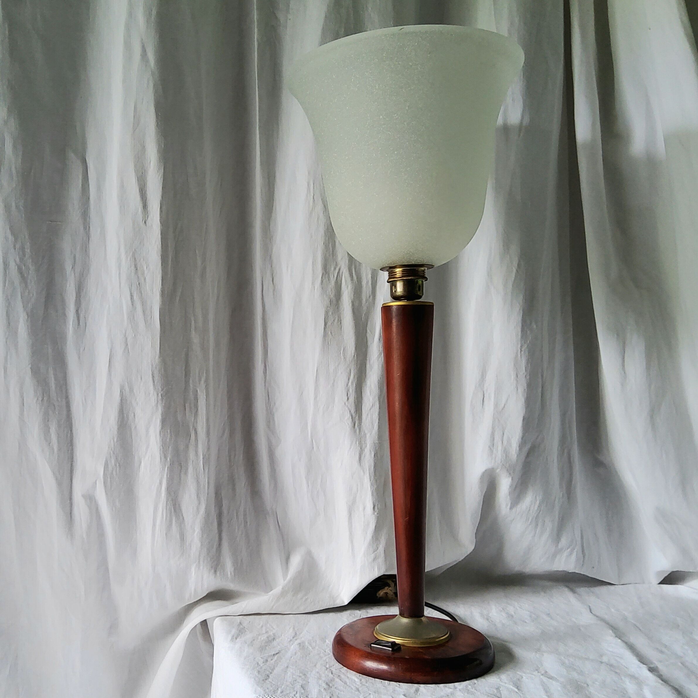 Table lamp
