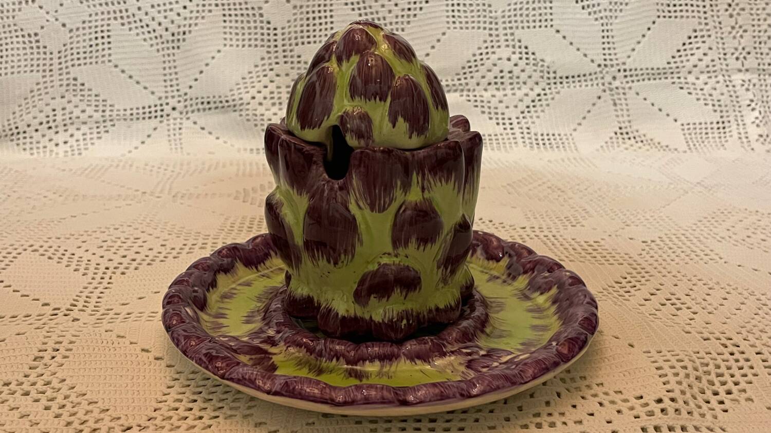 Vintage slip pot and plate