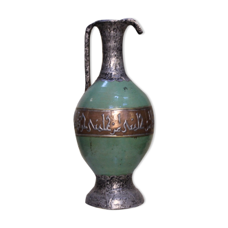 Vase en poterie tamgroute