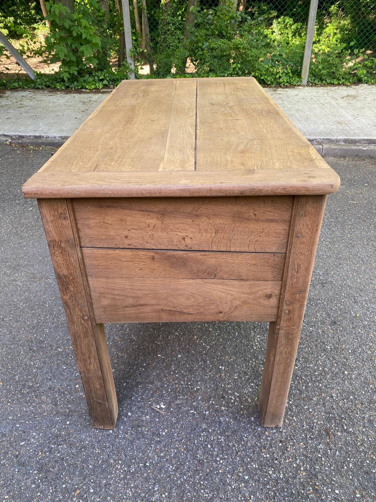 Renovated vintage baker's dough trough in solid oak from the 19th century.