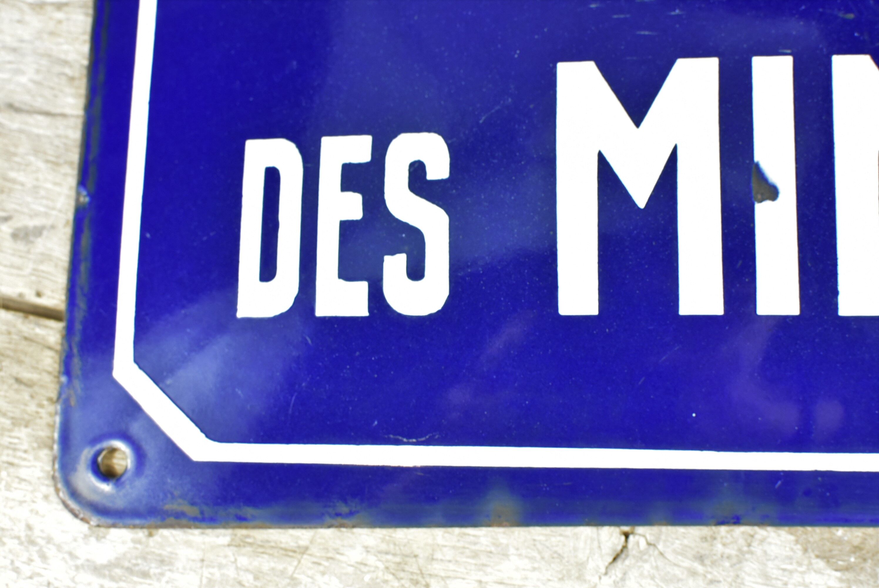 Plaque émaillée bombée de rue "Avenue des Mimosas"