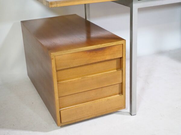 Bureau Behr du milieu du siècle en noyer avec deux tiroirs, Allemagne, années 1970