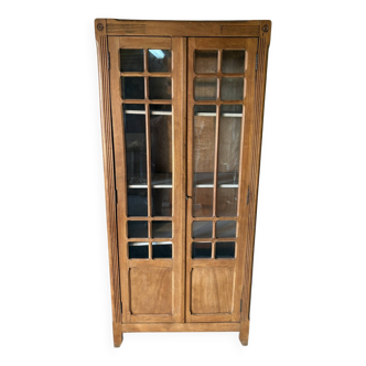 Antique display case in blond wood – small-paned windows with key