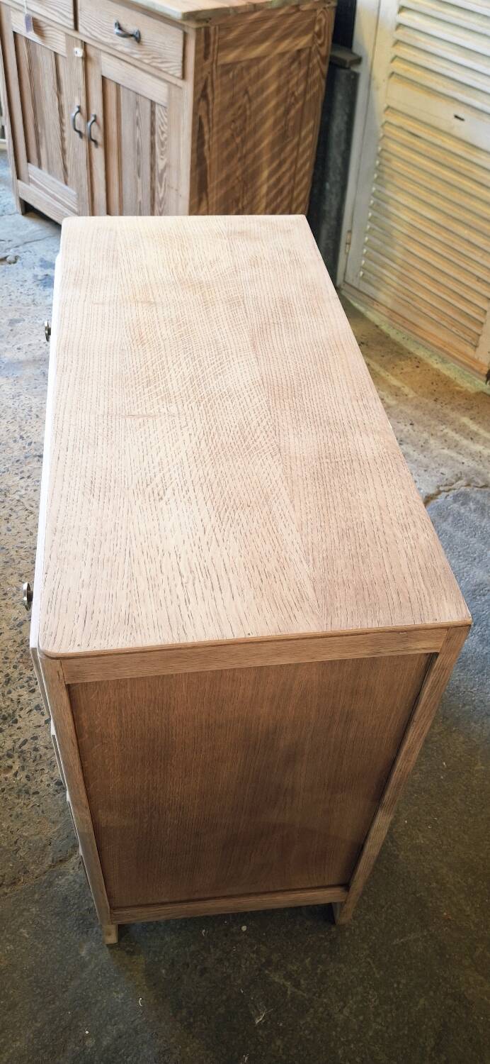 Oak chest of drawers