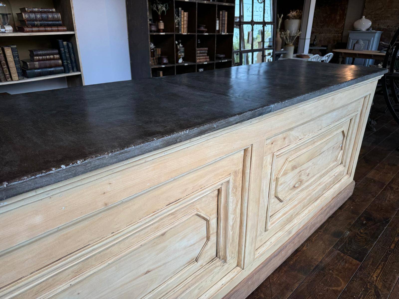 Grand comptoir de Pharmacie