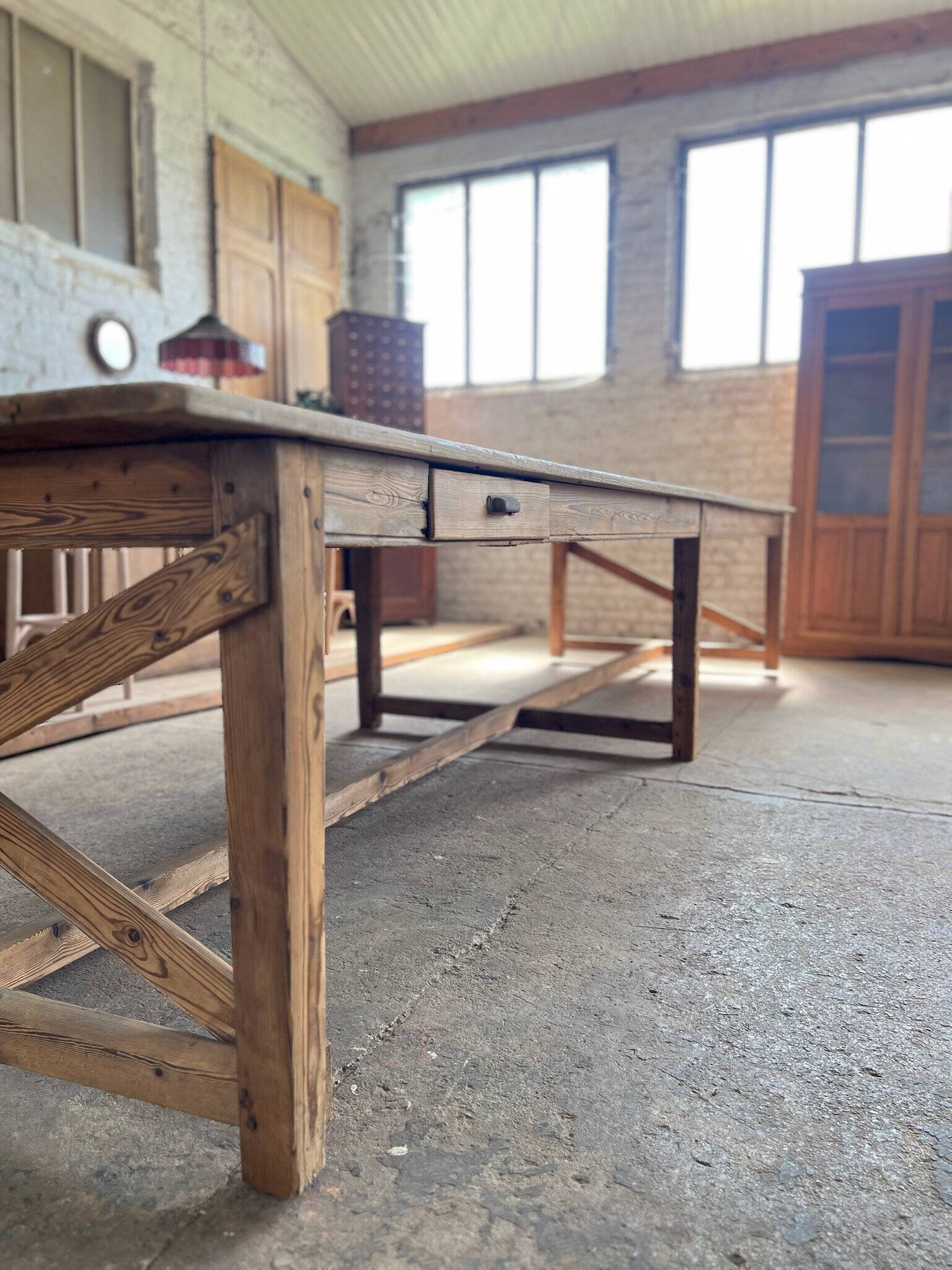 Ancienne grande table de travail