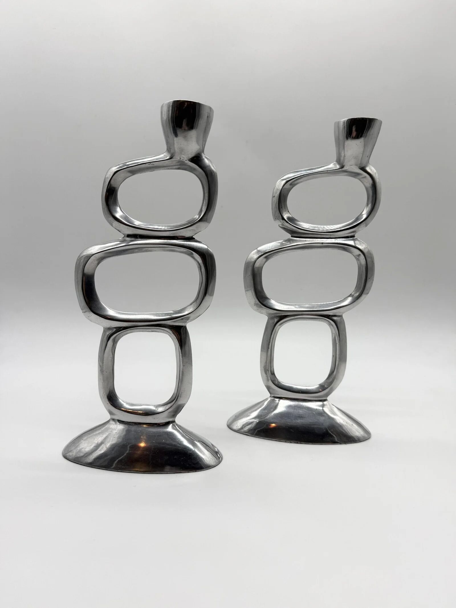 Pair of candlesticks "Circle" – Matthew Hilton, 1980s