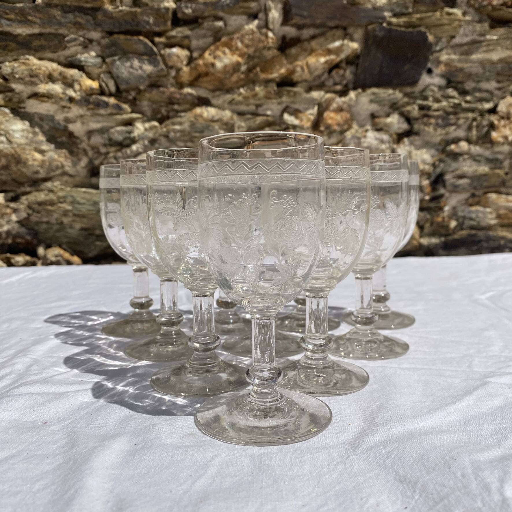 Verres  à pieds 12 cm gravure feuillage