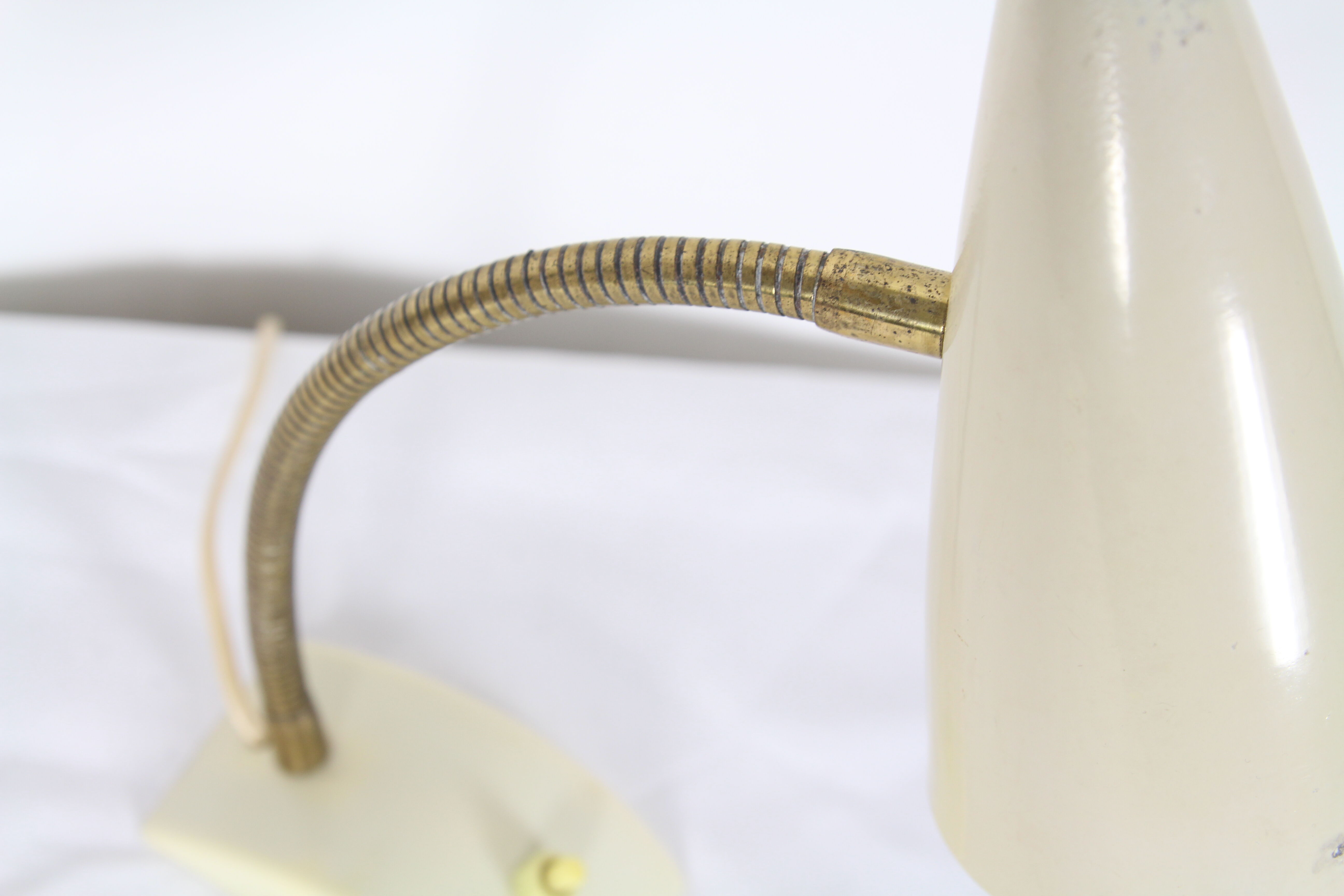 Table lamp with conical shade 50/60