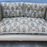 Bench reads art deco