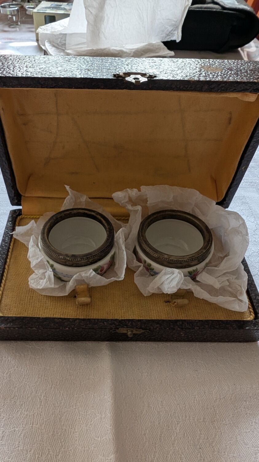 Pair of Art Deco salt cellars in Limoges porcelain