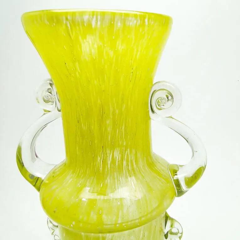 Vase postmoderne, verre jaune, Pologne, années 1970
