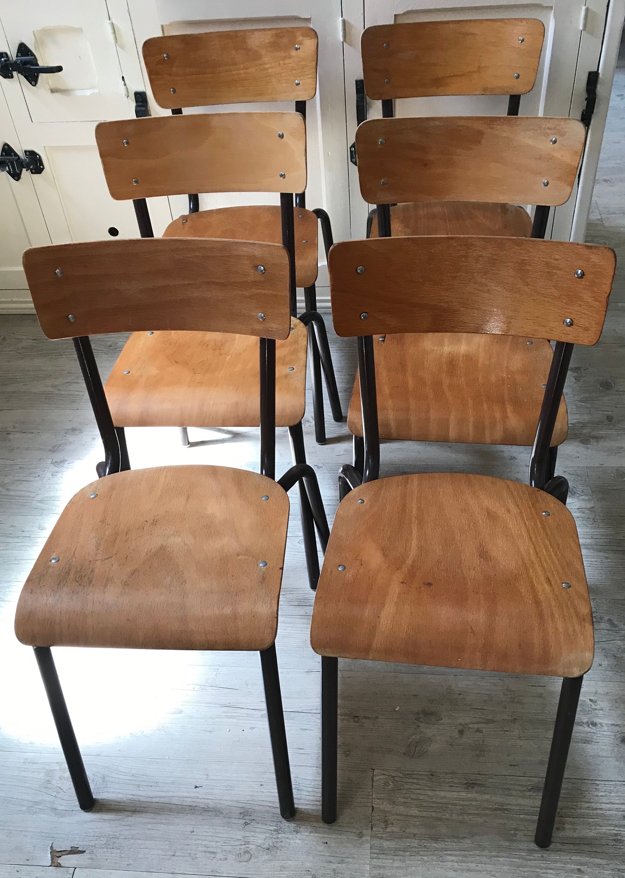 Lot of 6 vintage school chairs