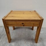 Regain bedside table in vintage pine