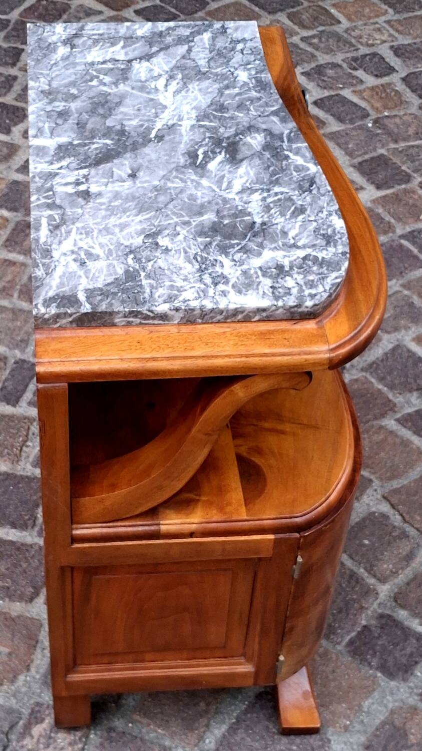 Asymmetrical console table, art deco style from the 1920s to 1930s.