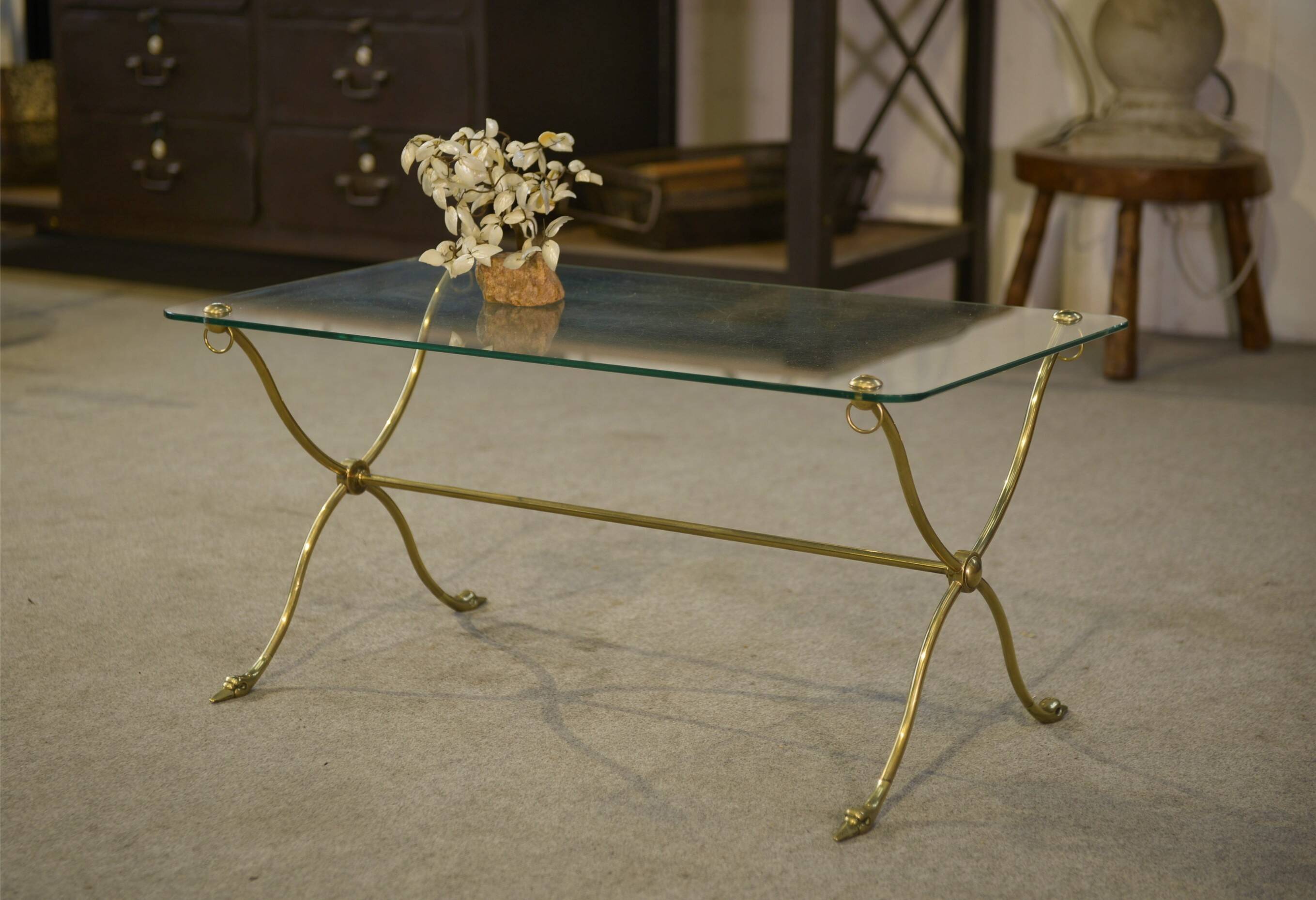 Table basse néo-classique attribuée à la Maison Jansen piétement col de cygne 1940’s