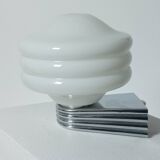 Applique Art Déco en chrome et verre opalin