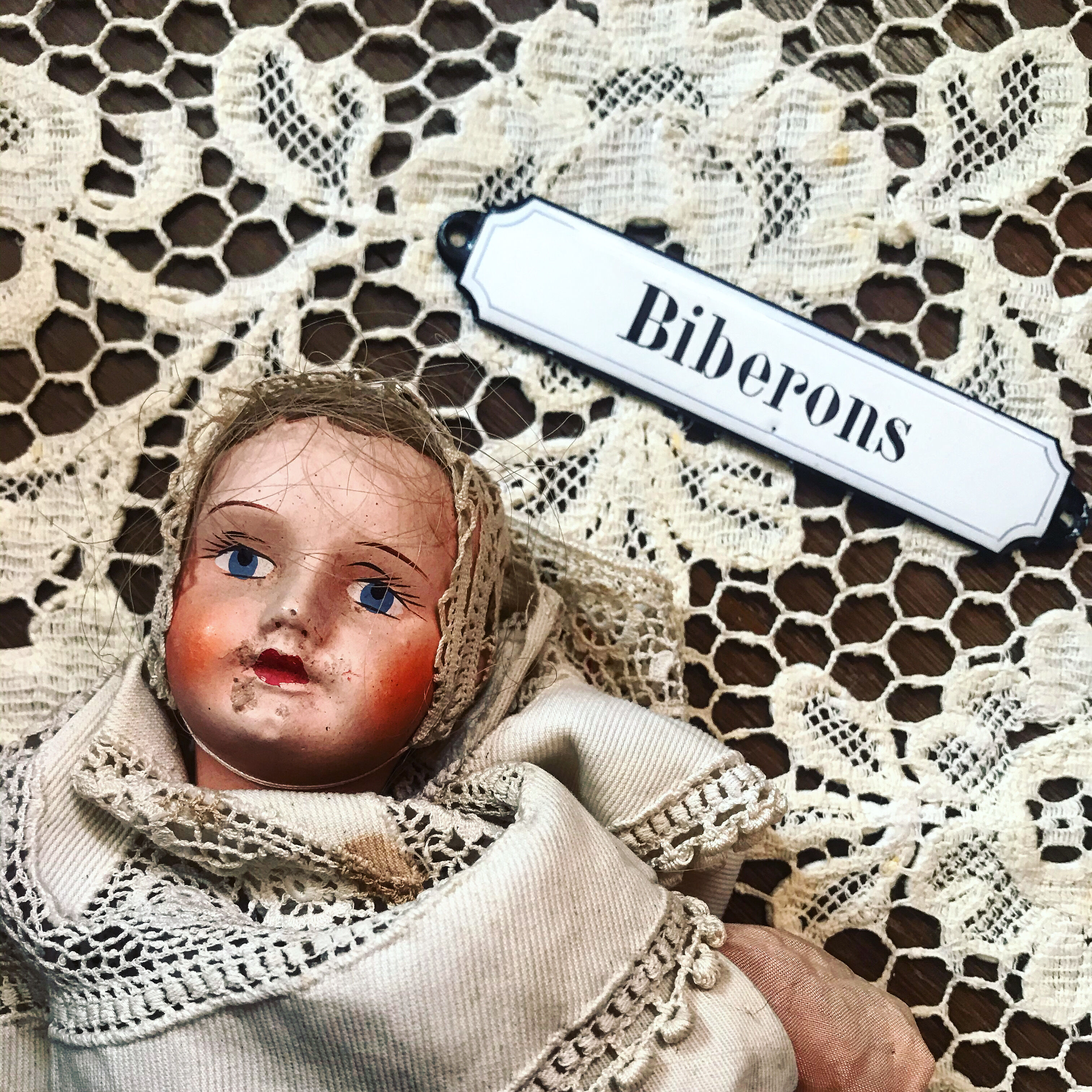 Old enamelled "biberons" plate. 1900/1910. earplate. nursery plate