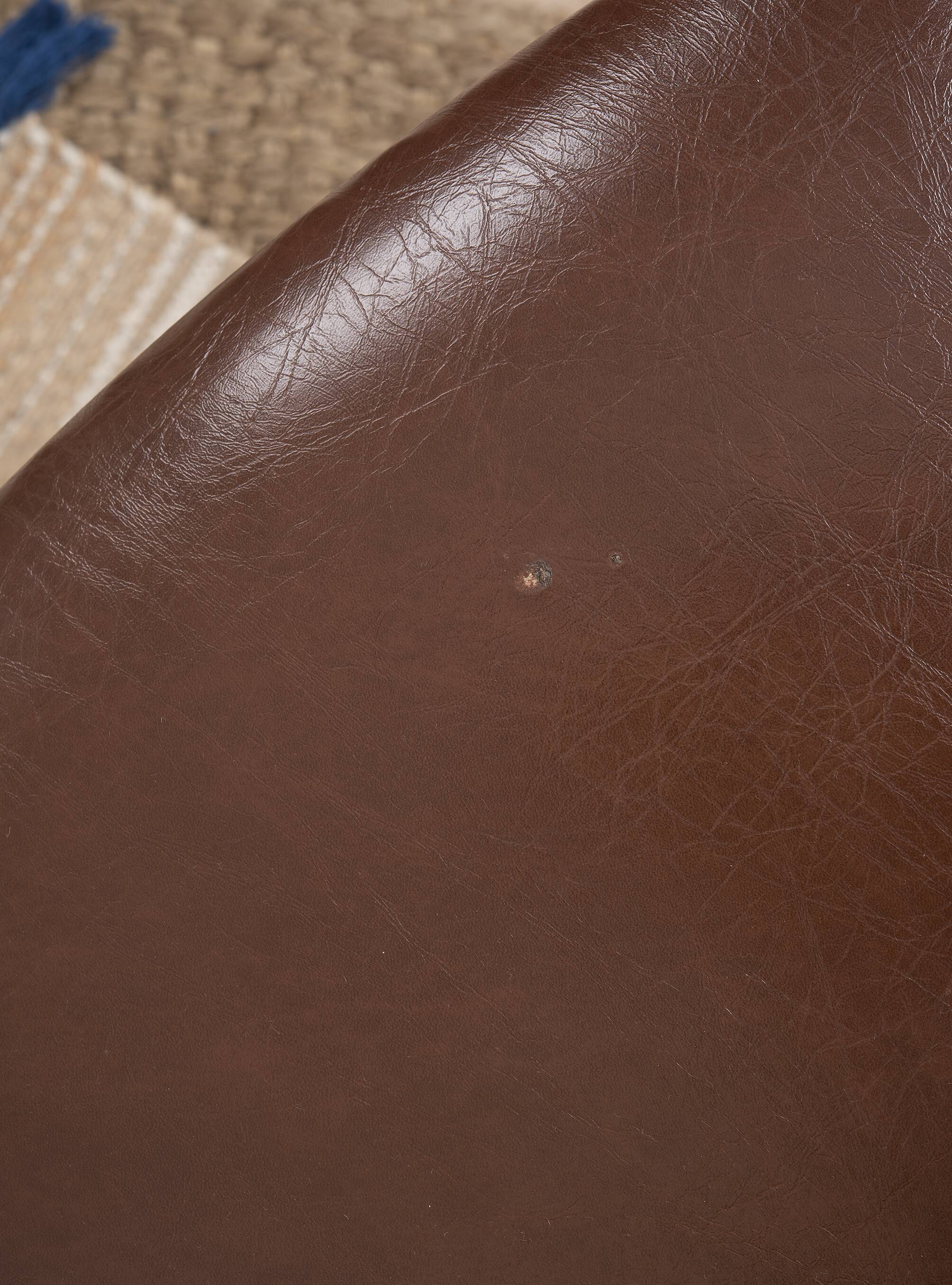 Set of 4 Art Deco chairs in carved wood