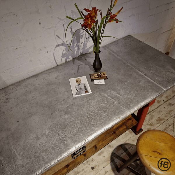 Table de jardin, établi industriel