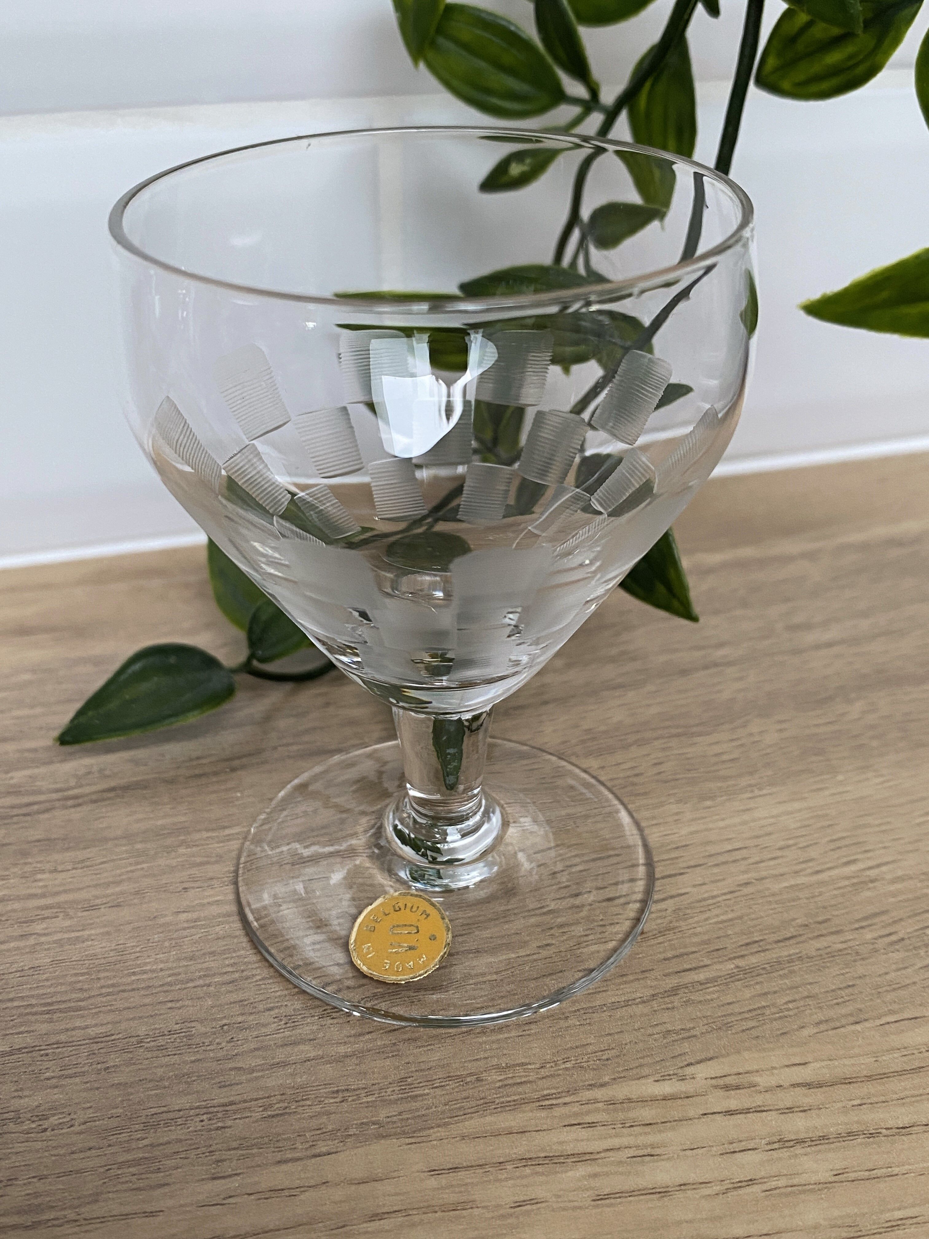 Set of 6 engraved wine glasses