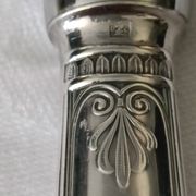 Couteau à fromage en métal argenté de christofle modèle "malmaison"